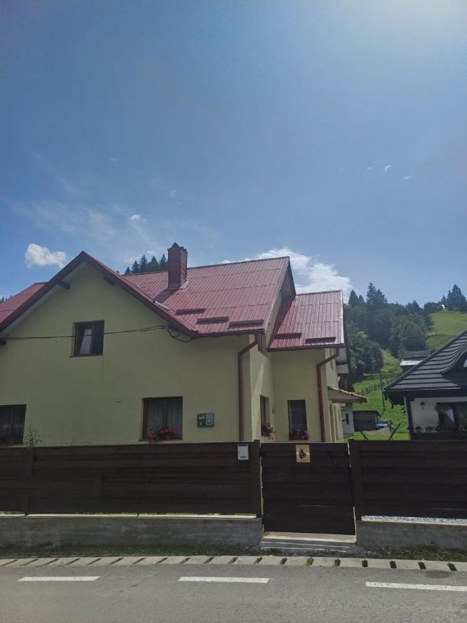 큼홀룸그몰도베네스크 Casa Mihaela 아파트 외부 사진