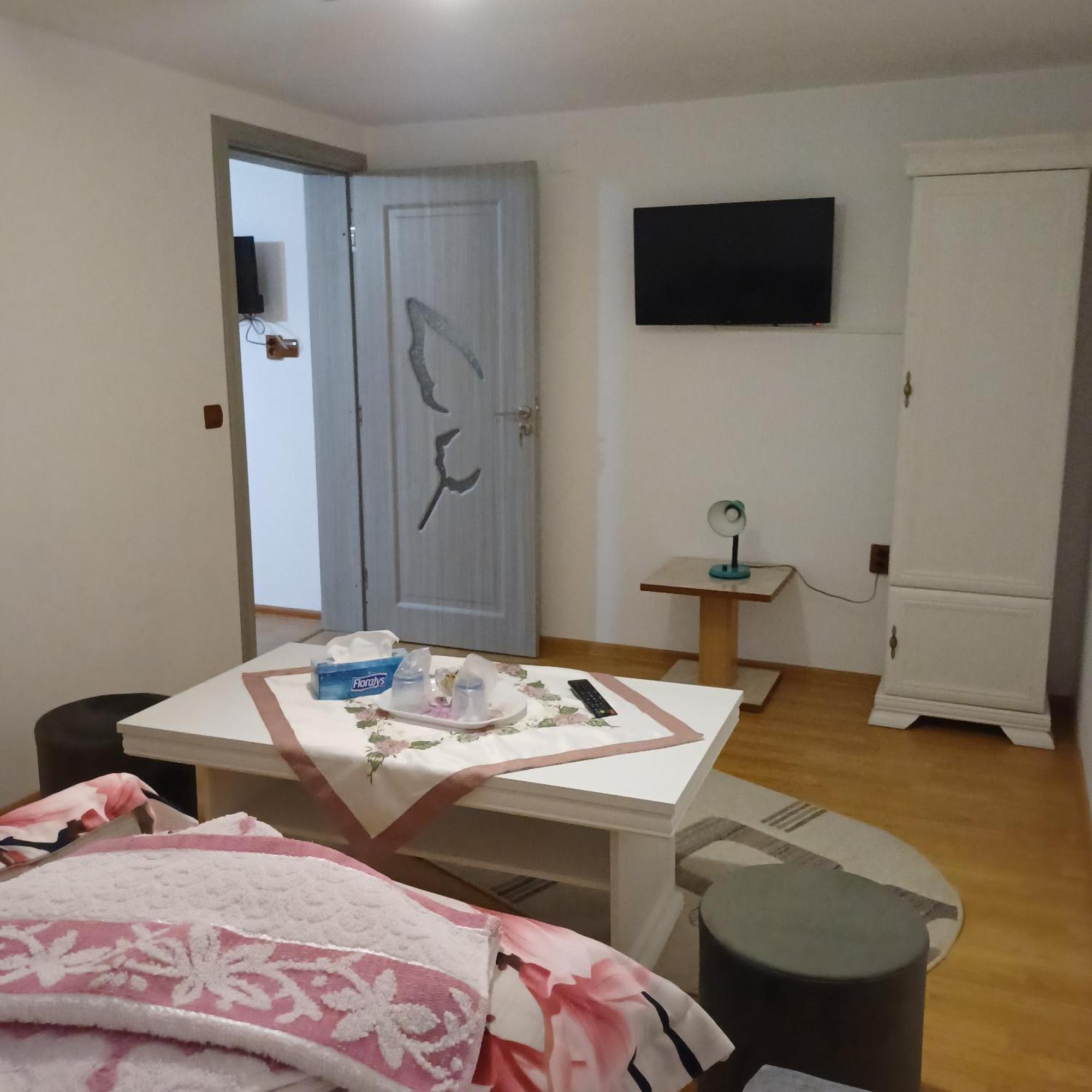 큼홀룸그몰도베네스크 Casa Mihaela 아파트 외부 사진
